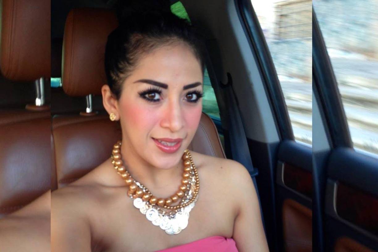  Tras escuchar balazos, vecinos se percataron que afuera del kínder “Gabriela Mistral” estaba estacionado un automóvil rojo y a un lado el cuerpo de la mujer. Personal de la Fiscalía General del Estado (FGE), acompañado por elementos del Ejército, Policía Estatal y Guardia Nacional (GN, arribó al sitio para realizar las diligencias de ley. 