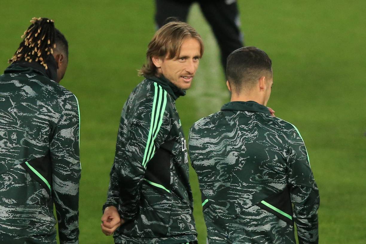 Asimismo, lo acompañaría el indiscutible Luka Modric.