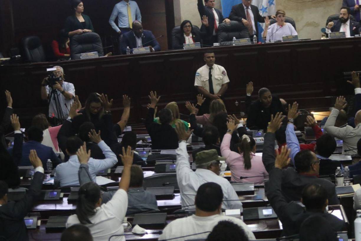 El Congreso Nacional de Honduras aprobó el miércoles 9 de octubre en sesión ordinaria tres amnistías: una amnistía para las municipalidades, una amnistía energética y una vehicular.