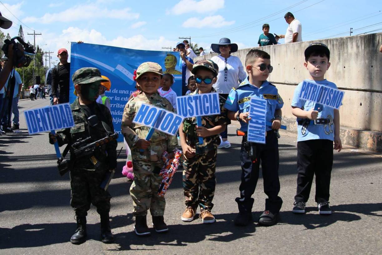 Identidad, honor, justicia, valentía y patriotismo es que lo que representan los pequeñitos. 
