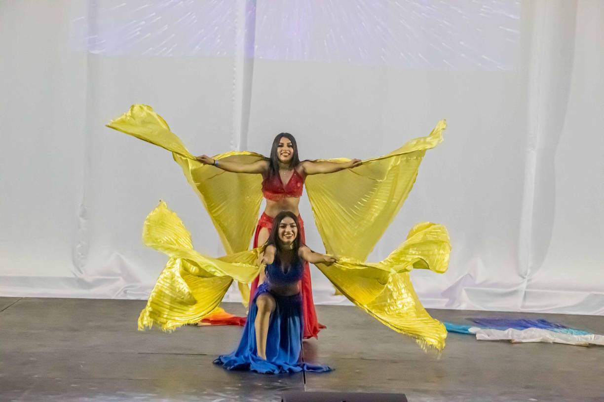 Camila y Aylin deslumbraron al jurado con su pieza de danza árabe