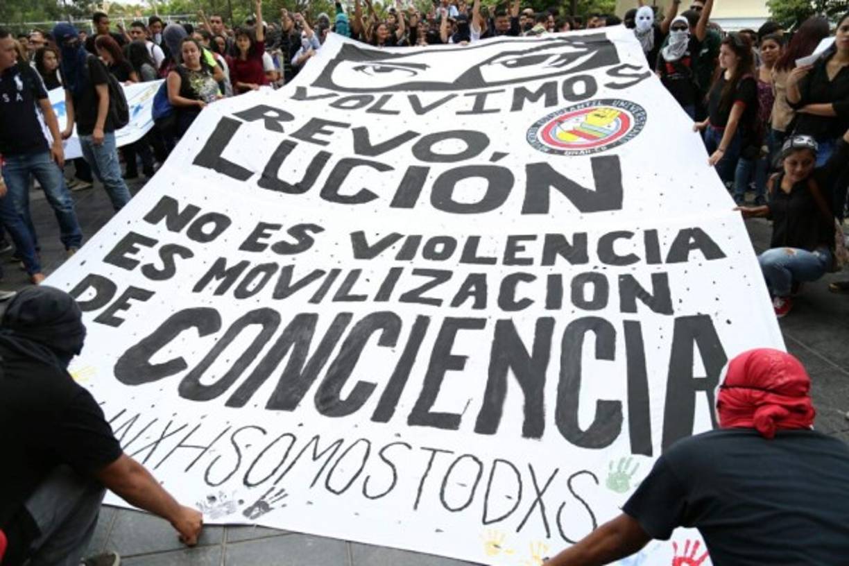 Estudiantes de la Unah rechazaron levantar este miércoles un paro iniciado hace cinco semanas que busca la derogación de normas académicas, declararon los alumnos.