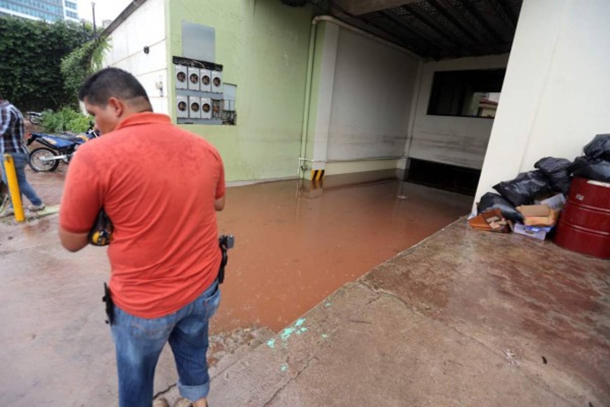 Las precipitaciones también inundaron algunos estacionamientos subterráneos.