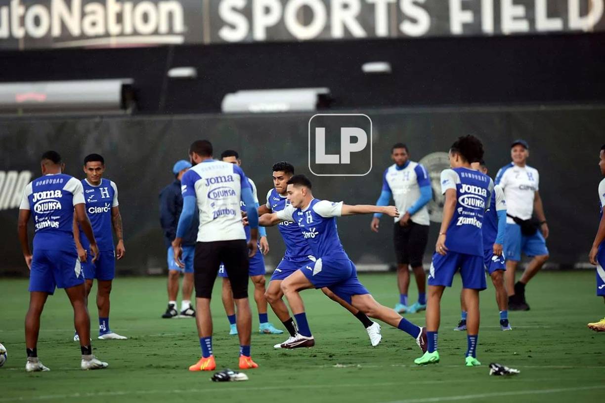 Jhow Benavídez trabajó intensamente en el entrenamiento. Quiere jugar contra los argentinos.