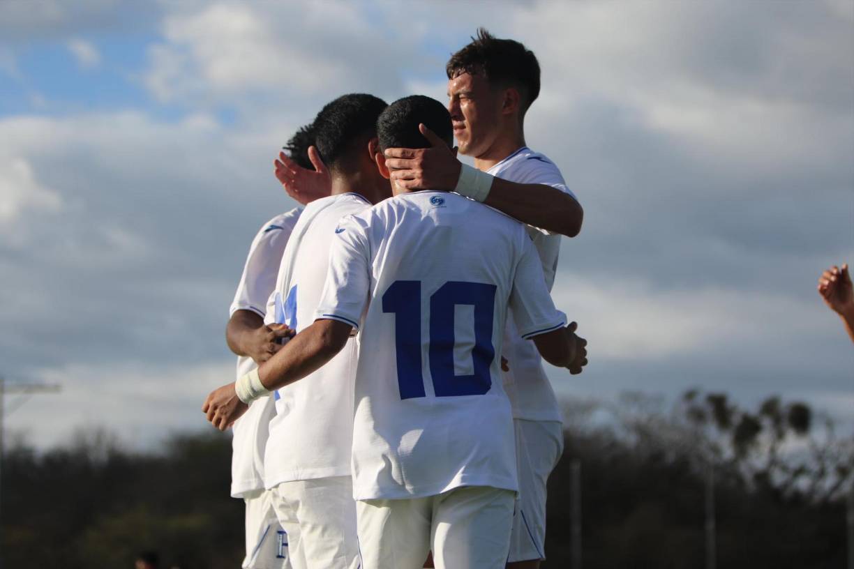Thomas Sorto, Marco Aceituno y Félix García fueron los anotadores en el triunfo de 3-2 de Honduras ante República Dominicana.
