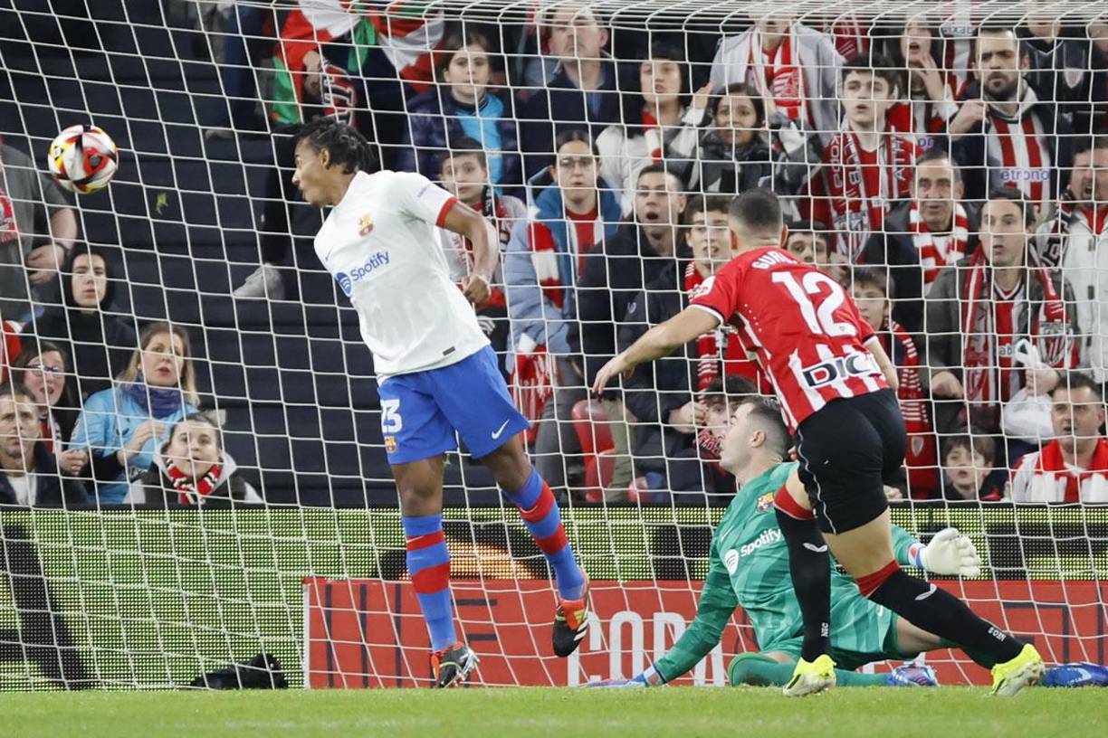 Así marcó Gorka Guruzeta el 1-0 del Athletic Club de Bilbao contra el Barcelona a los 40 segundos de partido.
