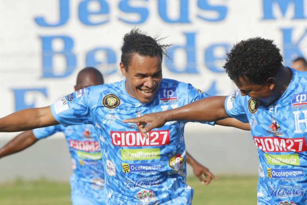  El pasado domingo, Rambo fue parte del homenaje a Carlos Pavón con las leyendas de Honduras, en dónde disfrutó de grandes momentos con los que fueron sus compañeros en la Selección.