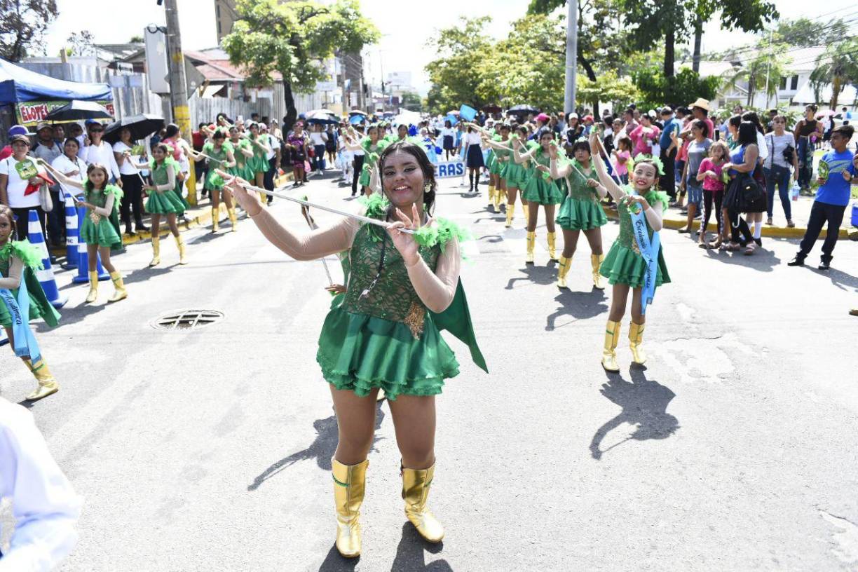 ¡Las palillonas se presentaron con alegría!