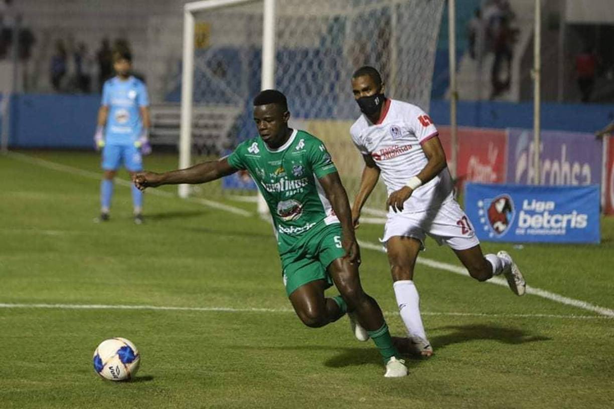 Marco Martínez: Joven defensor hondureño que podría encontrar equipo para seguir jugando en la Liga Nacional.