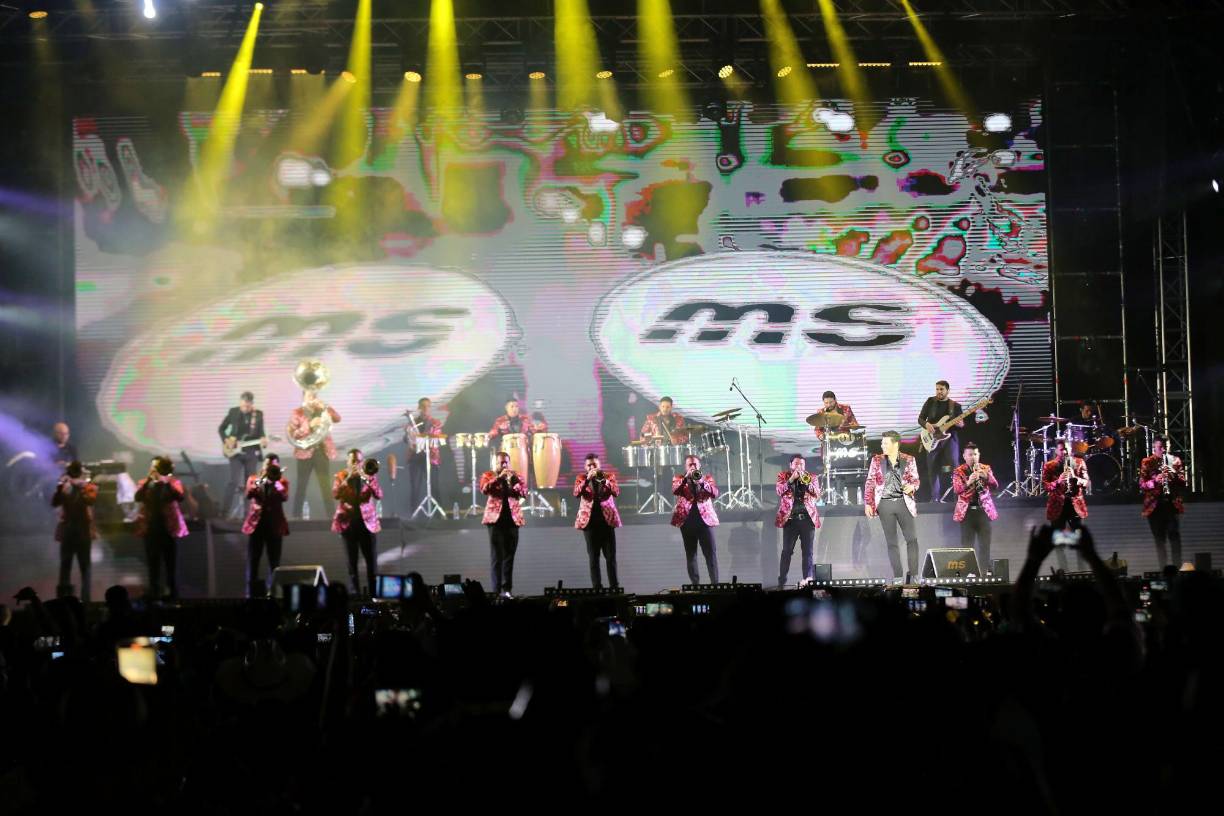 La agrupación sinaloense se presentó en concierto este sábado 22 de abril como parte de la celebración de su vigésimo aniversario de carrera musical. 