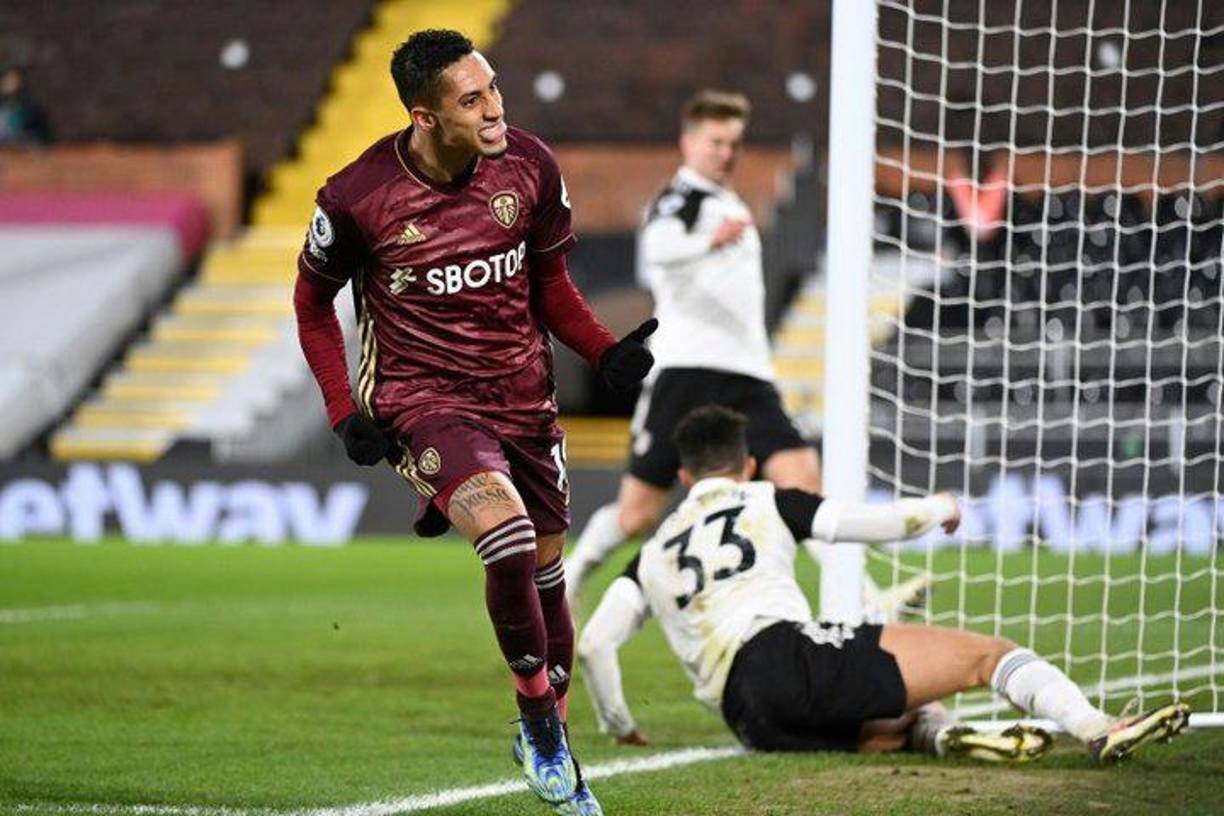 Raphael Dias Belloli, más conocido como Raphinha, es un futbolista brasileño que juega de delantero en el Leeds United y es candidato para llegar a reforzar la zona ofensiva del FC Barcelona.