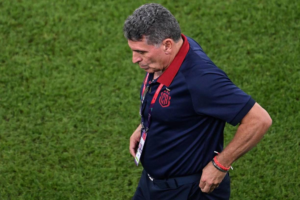 Luis Fernando Suárez es noticia en Costa Rica, donde lo están criticando por un gesto que realizó durante la dolorosa derrota ante España.