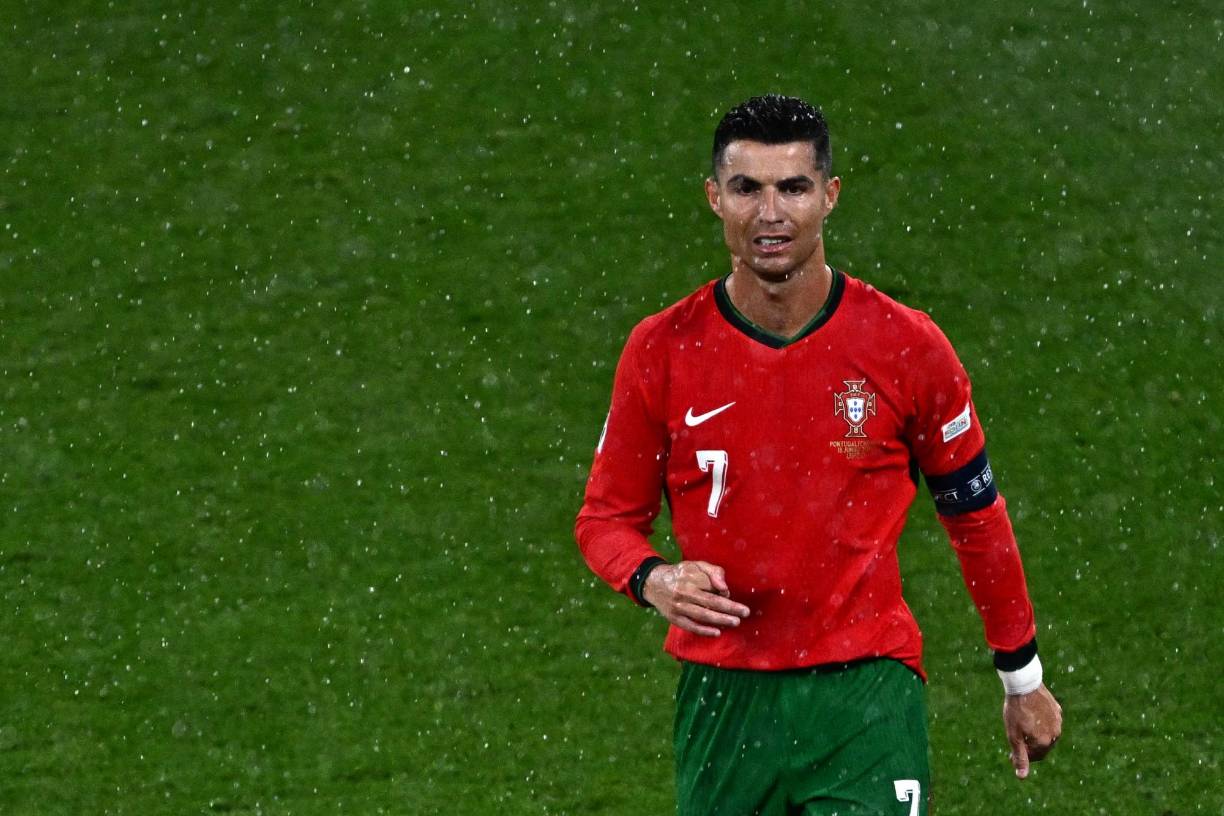 Cristiano Ronaldo arrancó como titular en este partido e hizo historia en la Eurocopa al convertirse en el jugador con más participaciones en la competición.