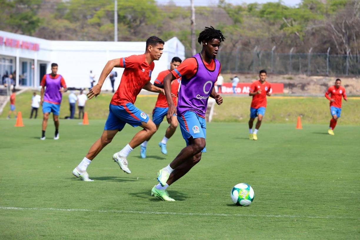 Con visitas sorpresas: así fue la última práctica de Olimpia para enfrentar a Marathón