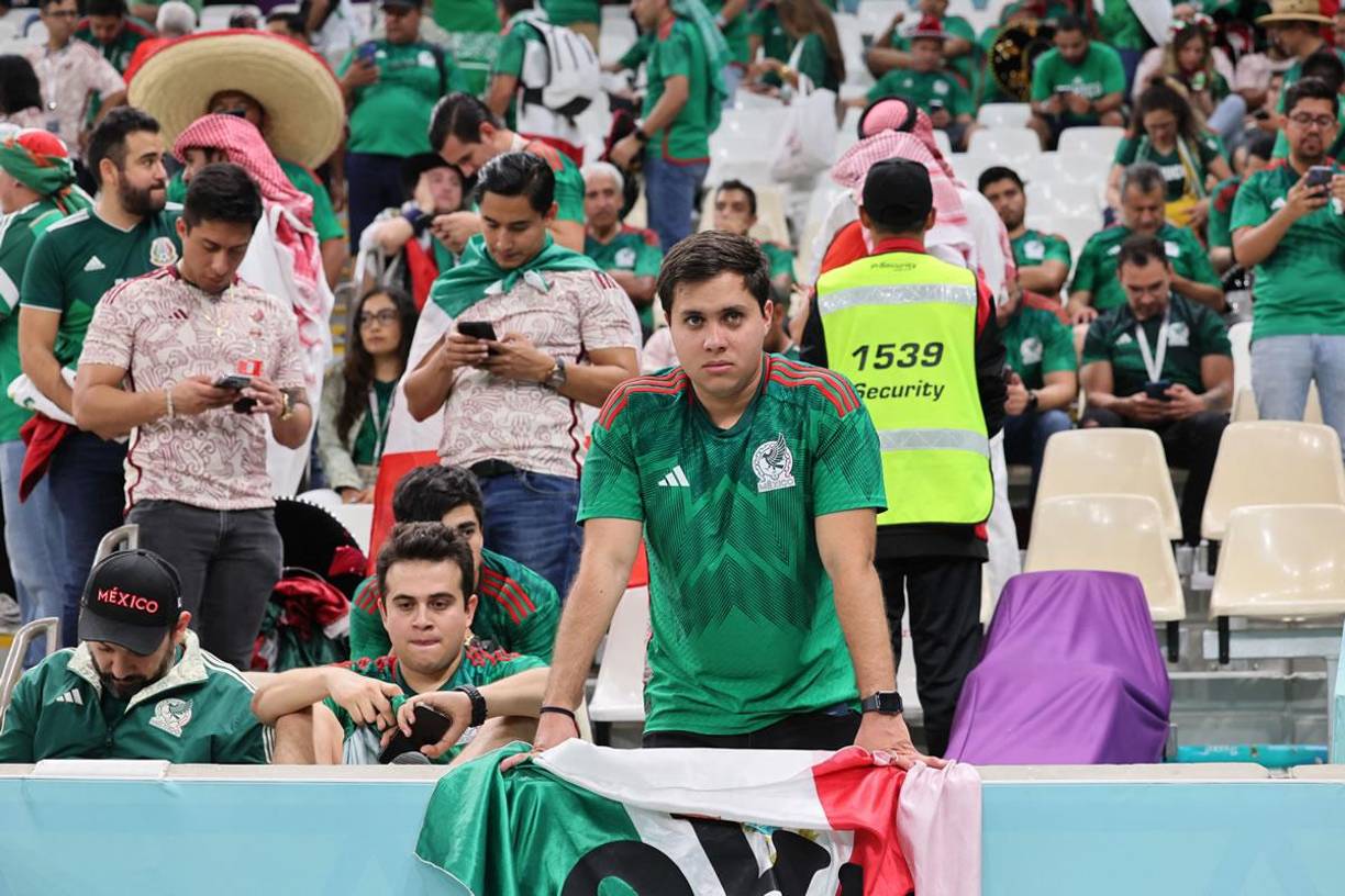 Los aficionados mexicanos terminaron tristes por la eliminación del Tricolor en el Mundial de Qatar 2022.