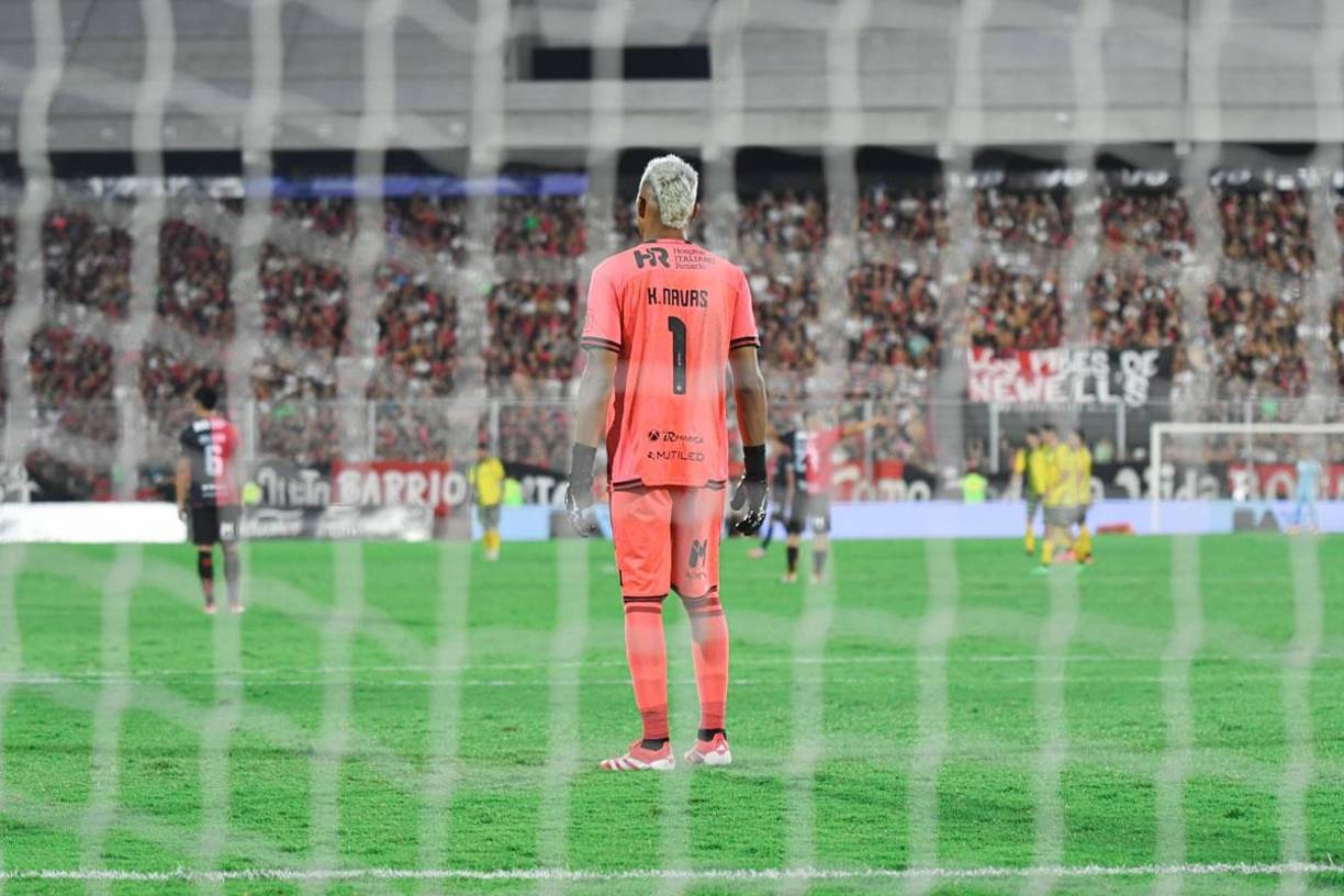 El ex guardameta del Real Madrid no tuvo mucho trabajo en su arco, pero las vez que intervinó lo luce de manera destacada.