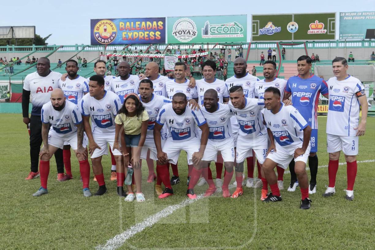 En las leyendas del Olimpia estuvieron exjugadores como: Noel Vallares, Arnold Cruz, Johny Palacios, Wilfredo Barahona, Milton Palacios, Wilson Palacios, Rony Morales, Samuel Caballero, Reinaldo Tilguath, Sergio Mendoza, Rambo de León, Cristhian Santamaría, Carlos Will Mejía, José Luis Pineda, Ramiro Bruschi,