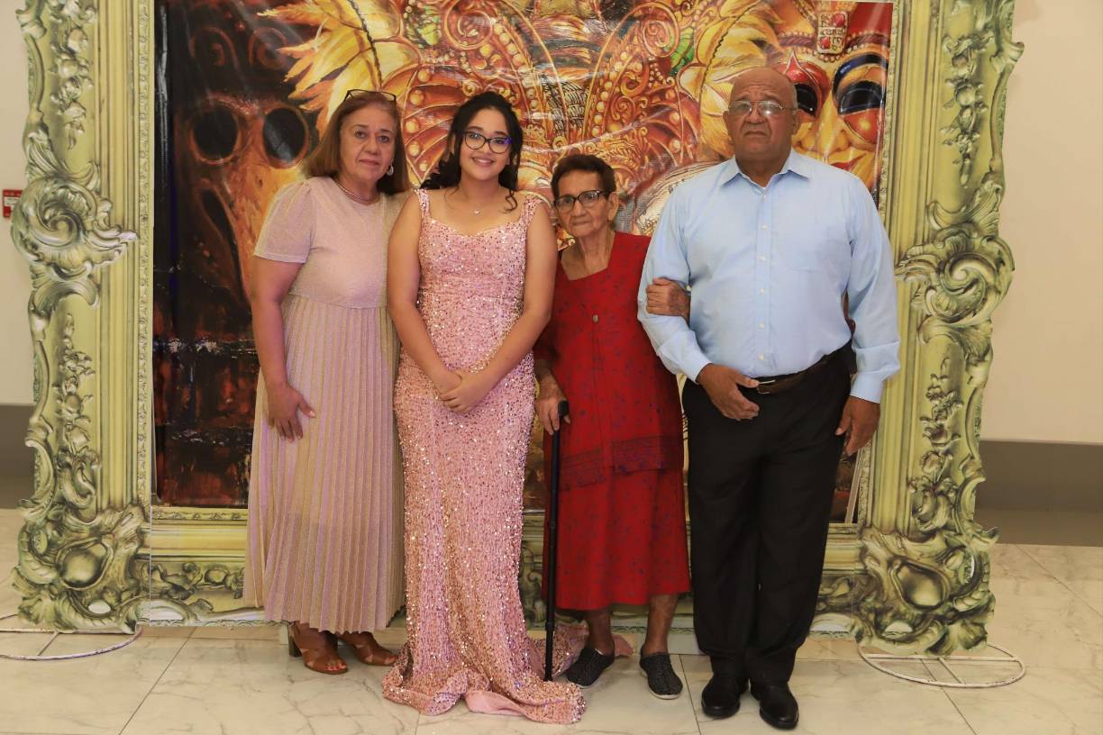 Mireya Murillo, Lía Murillo, Umercinda Ramírez y Héctor Murillo