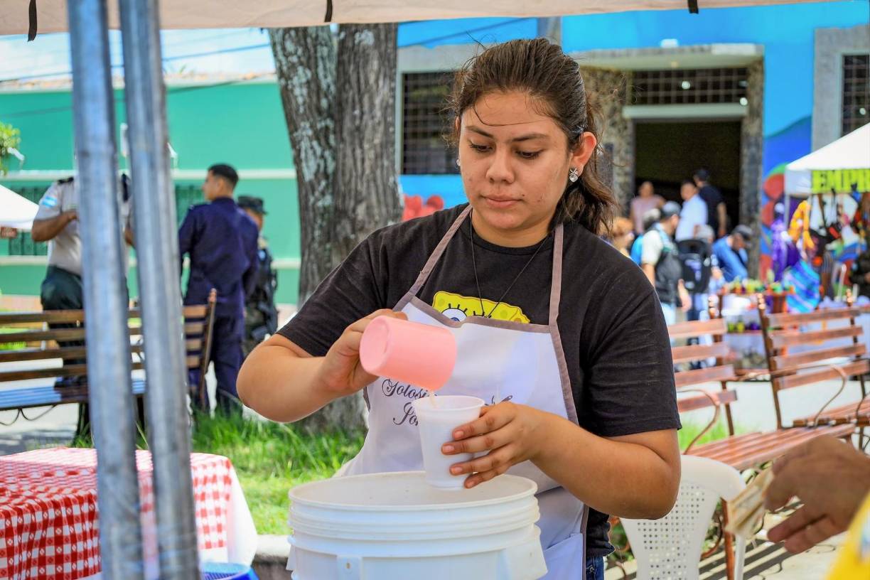 Unos 120 emprendedores que llegaron desde diferentes municipios de departamento de Ocotepeque y zonas de la región trifinio que aglutina a Honduras, El Salvador y Guatemala.