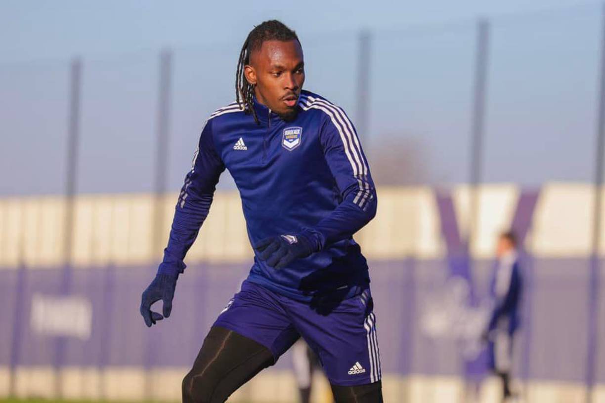 El Fenerbahce de Turquía se habría olvidado de fichar finalmente al delantero hondureño Alberth Elis. Inclusive algunos medios indican que el catracho podría seguir en el Burdeos.