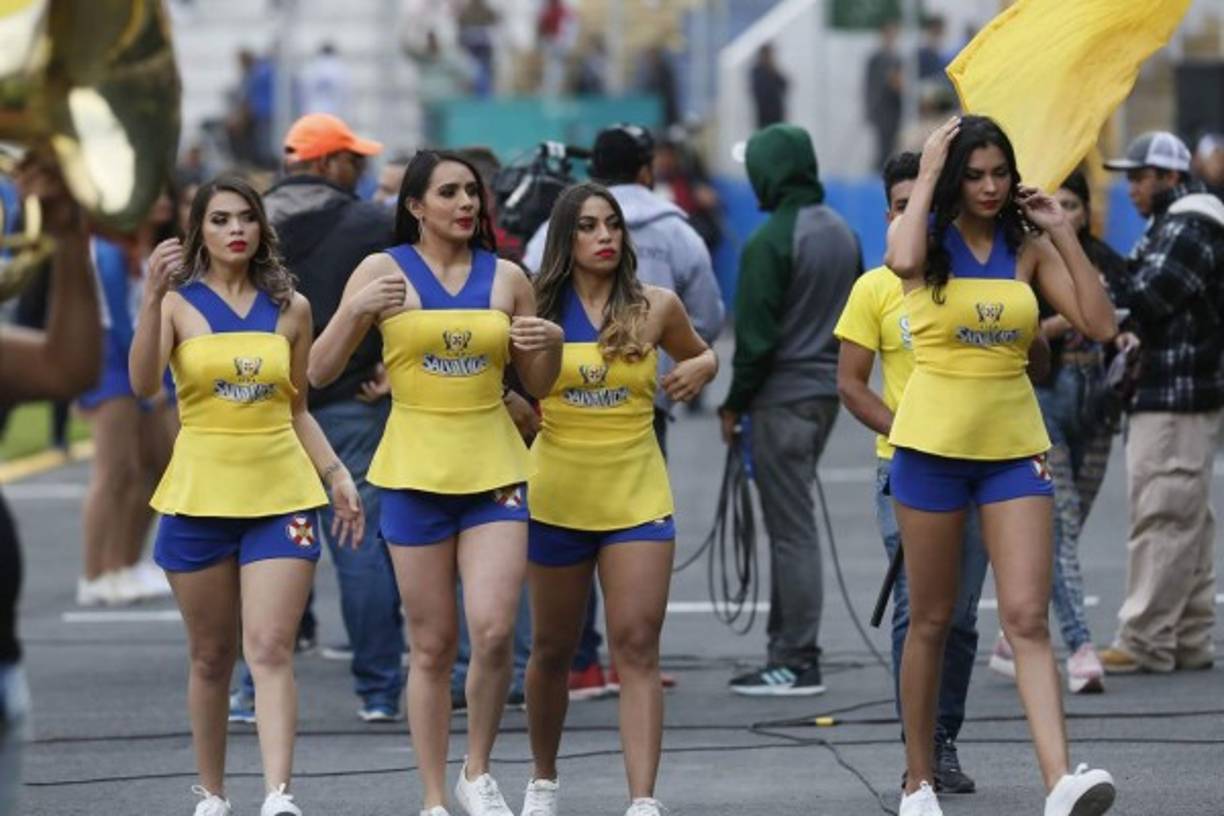 Las bellas chicas de la Copa Salva Vida.