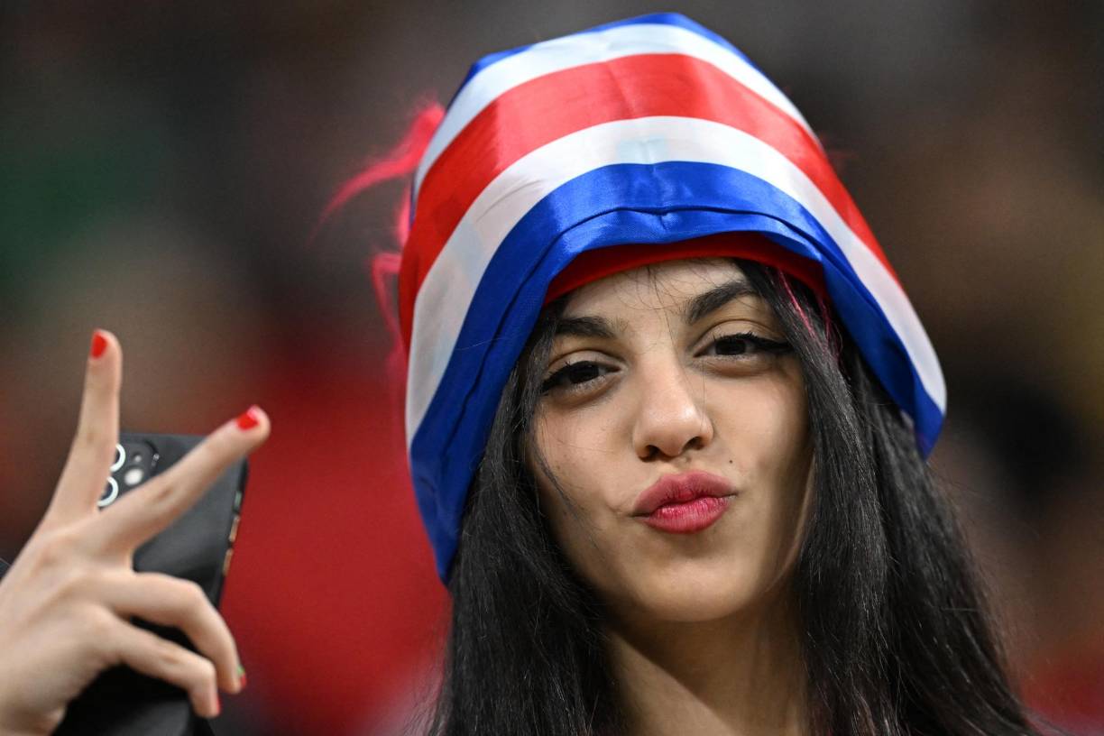 Esta bella aficionada de Costa Rica se robó la atención de las cámaras y el corazón de muchos.