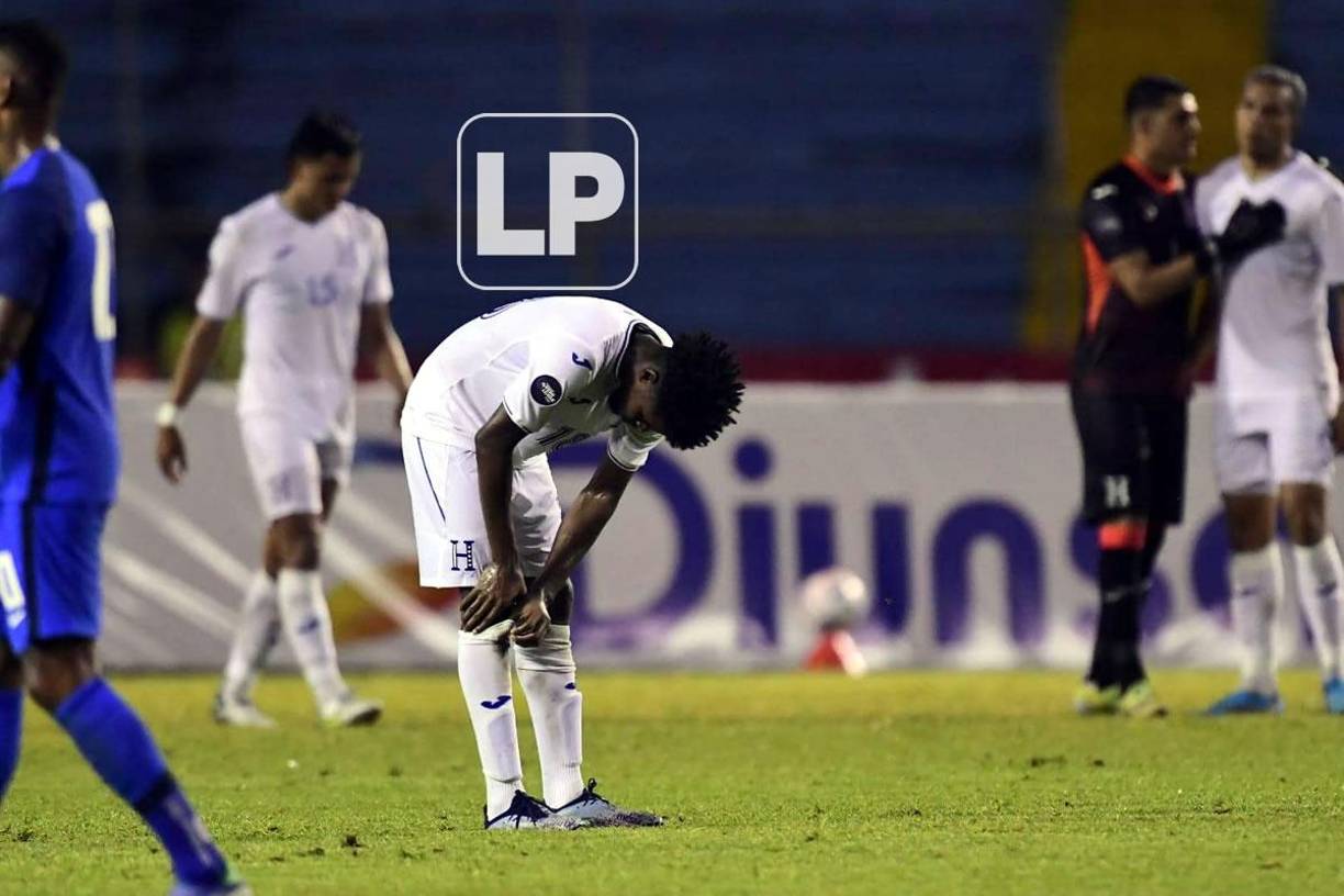 Maylor Núñez acabó cabizbajo por la derrota de Honduras.