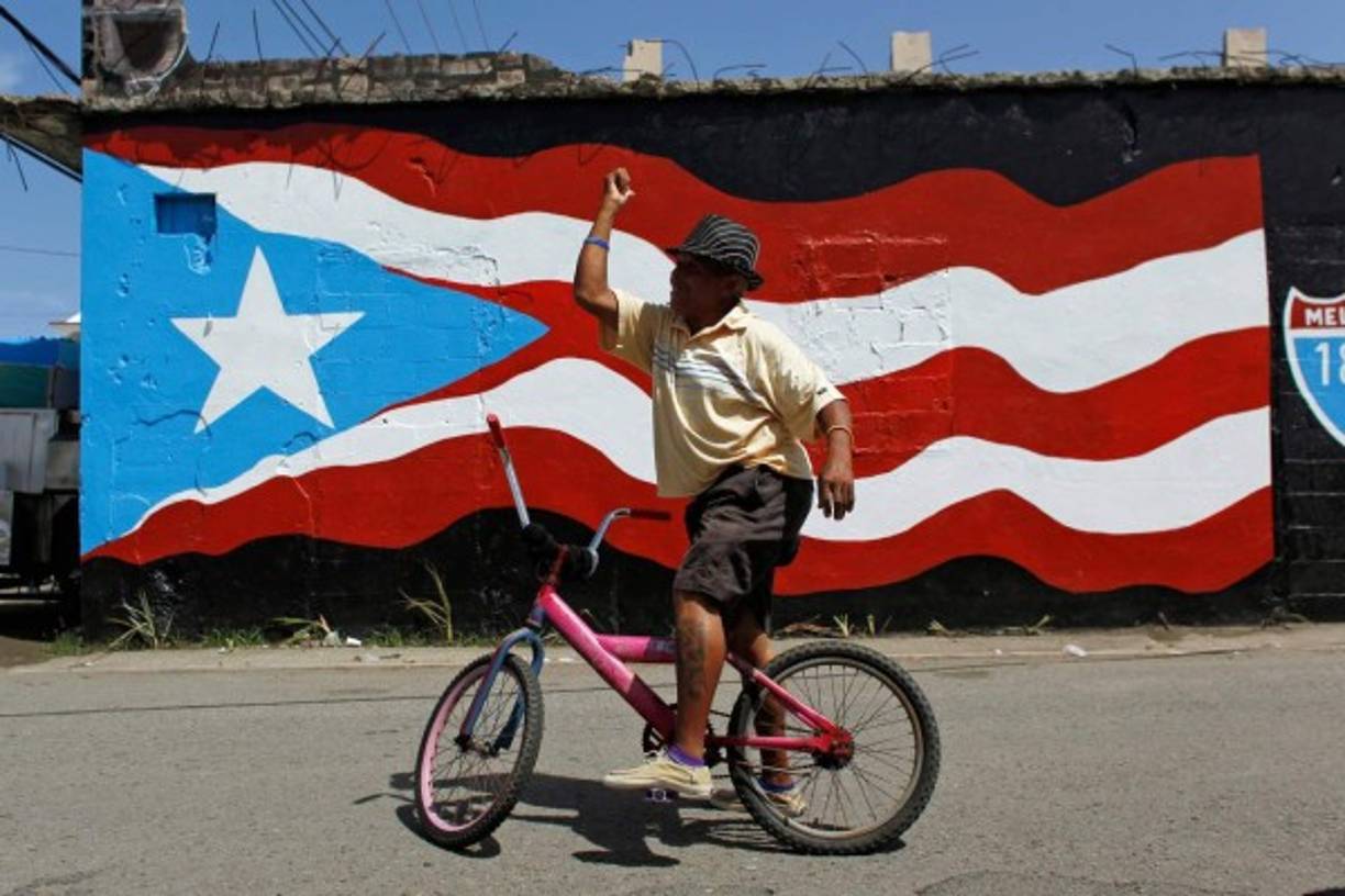 Pese a las adversidades tras el paso de dos huracanes por la isla, los puertorriqueños conservan la esperanza de regresar a la normalidad lo más pronto posible.
