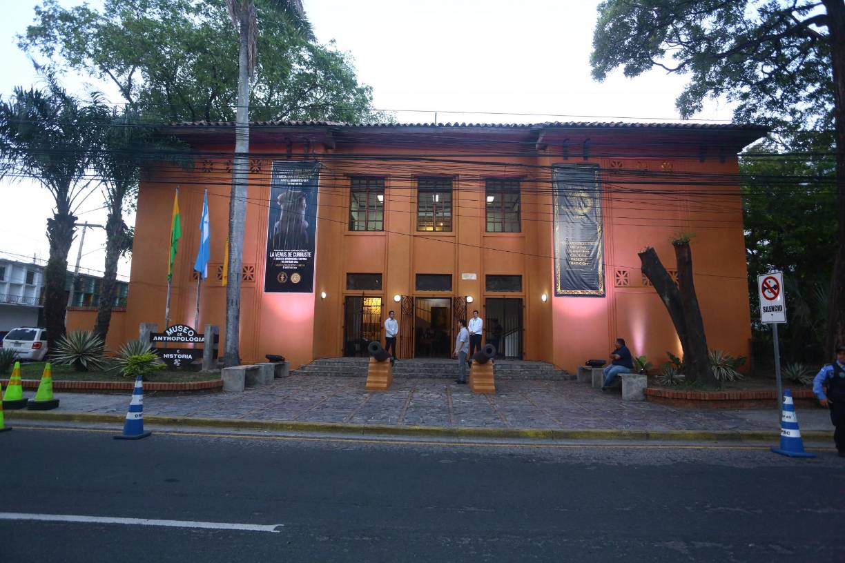 El emblemático Museo de Antropología e Historia de San Pedro Sula invita a toda la ciudadanía a ser parte de una exhibición histórica a partir del lunes 26 de agosto. Se trata de la pieza arqueológica denominada “La Venus de Curruté”, encontrada en el año 2007.