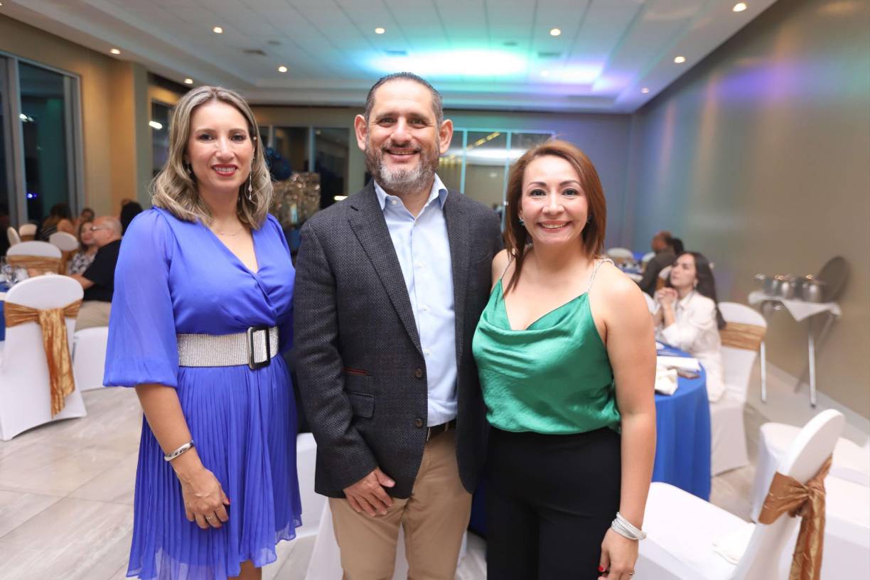Eunice Escobar, Olvin y Waldina Peña