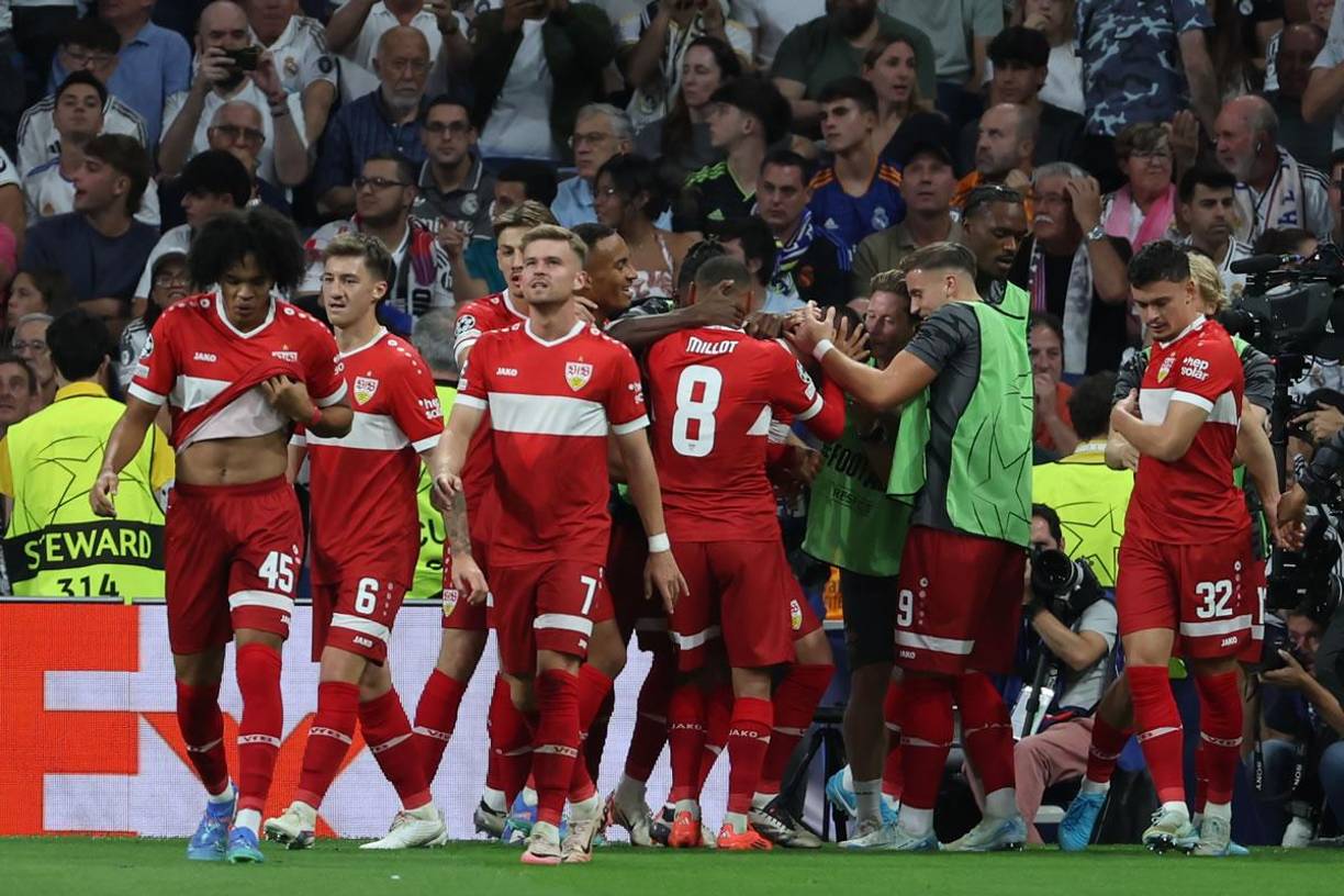 Los futbolistas del Stuttgart festejan el gol de Deniz Undav que marcó el empate 1-1 ante el Real Madrid.