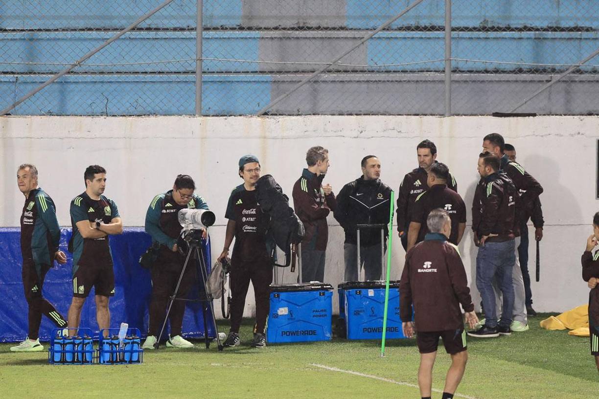 El equipo multimedia de México grabó todos los detalles del entreno de la Selección Mexicana en el Francisco Morazán.