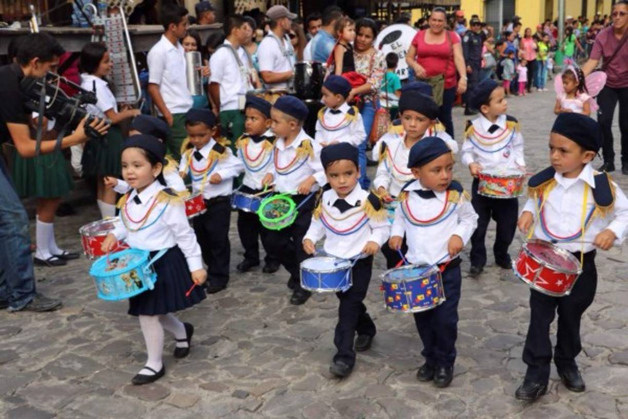 También tocaron tambores.