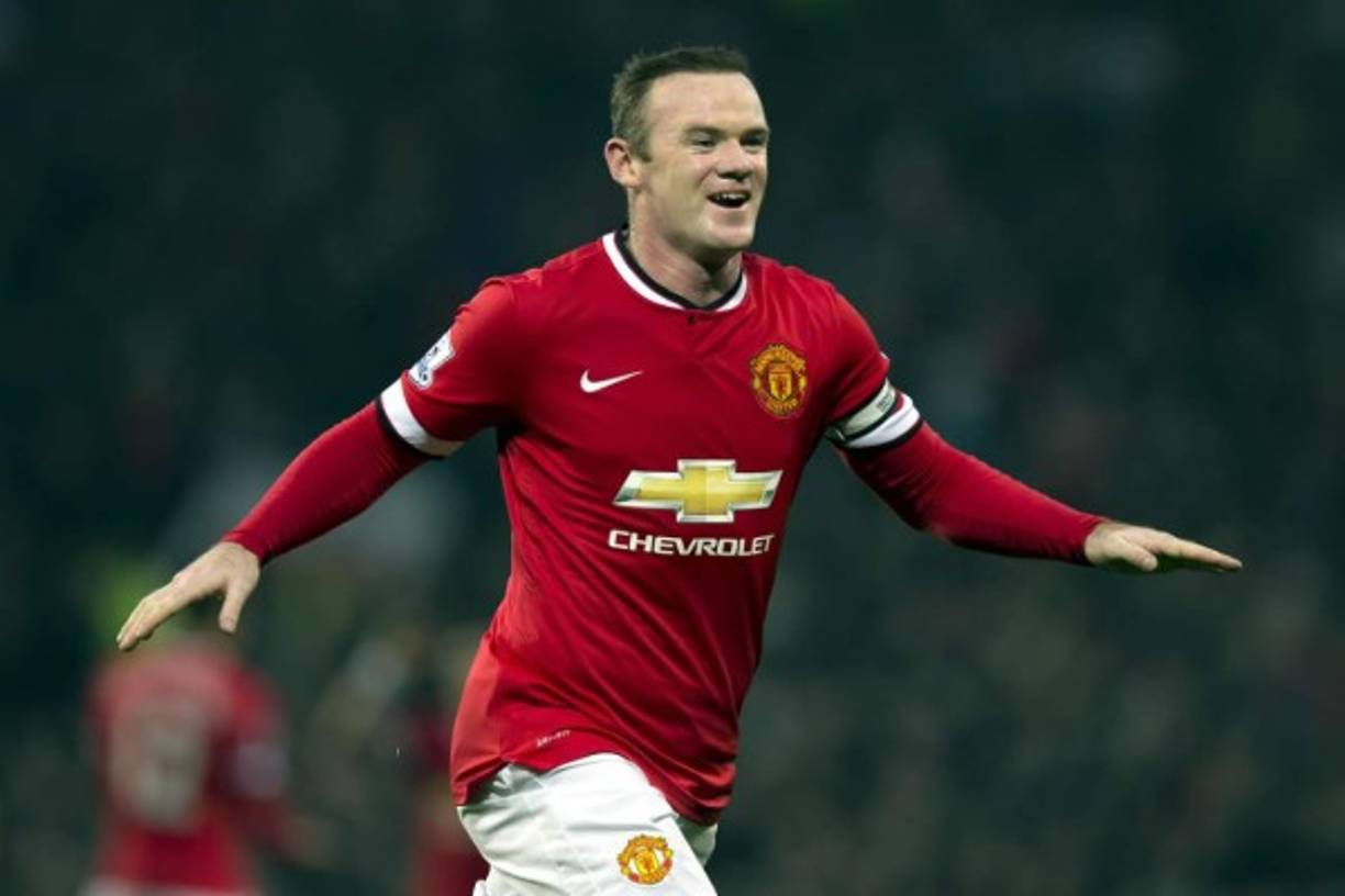 Desde Inglaterra, el diario Mirror desvela la ‘megaoferta’ del fútbol chino para que el capitán del Manchester United, Wayne Rooney, deje los diablos rojos para unirse a la Superliga china. Según el rotativo británico, el Guangzhou Evergrande y el Beijing Guoan se pelearían por el delantero de 31 años, al que podrían pagar la friolera de 820.000 euros semanales, lo que le situaría como el futbolista mejor pagado del mundo.