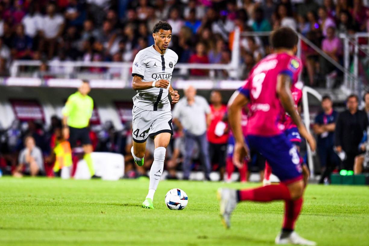 Luis Enrique no cuenta con Hugo Ekibike y según informa Foot Mercato Wolverhampton y Eintracht estarían interesados en el joven futbolista del PSG.