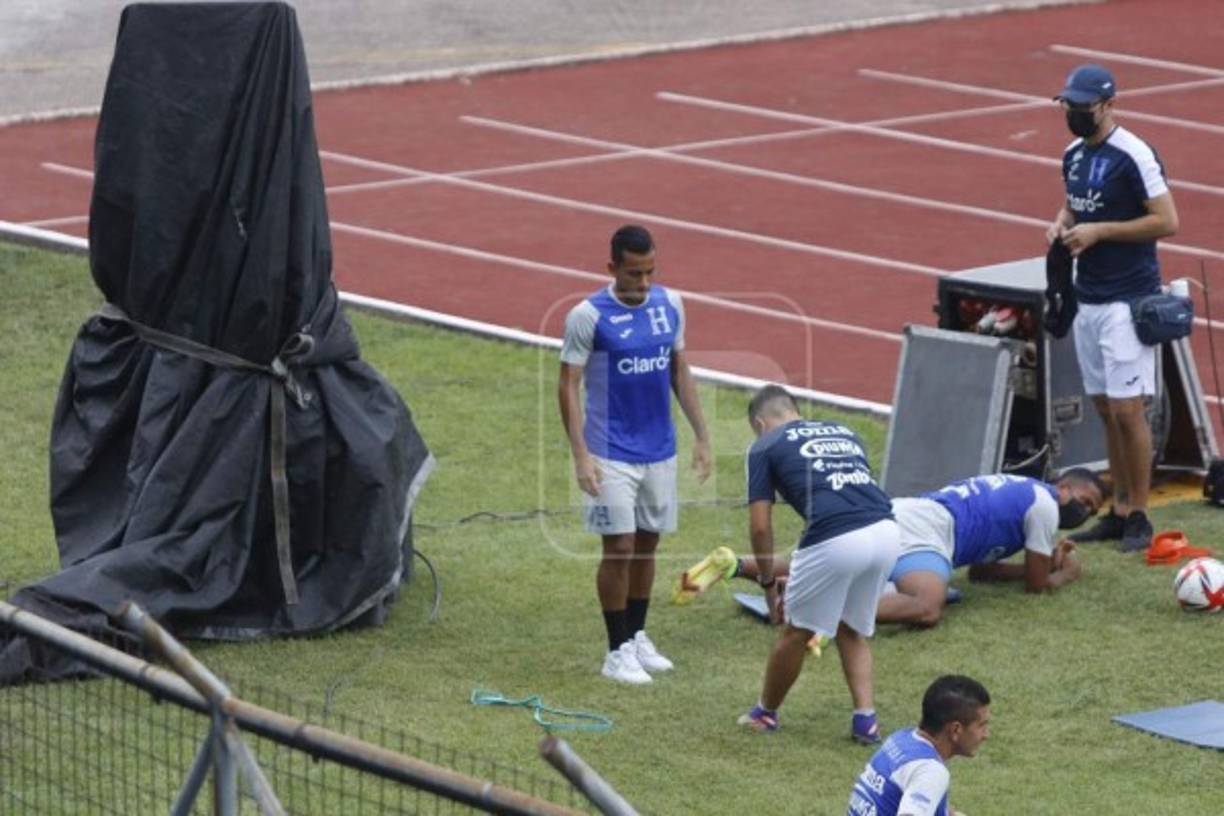 Una mala noticia en la Bicolor de cara al duelo ante los norteamericanos. Edwin Rodríguez trabajó aparte y no podrá jugar por lesión ante Estados Unidos. El volante tuvo que estar realizando trabajos apartes.