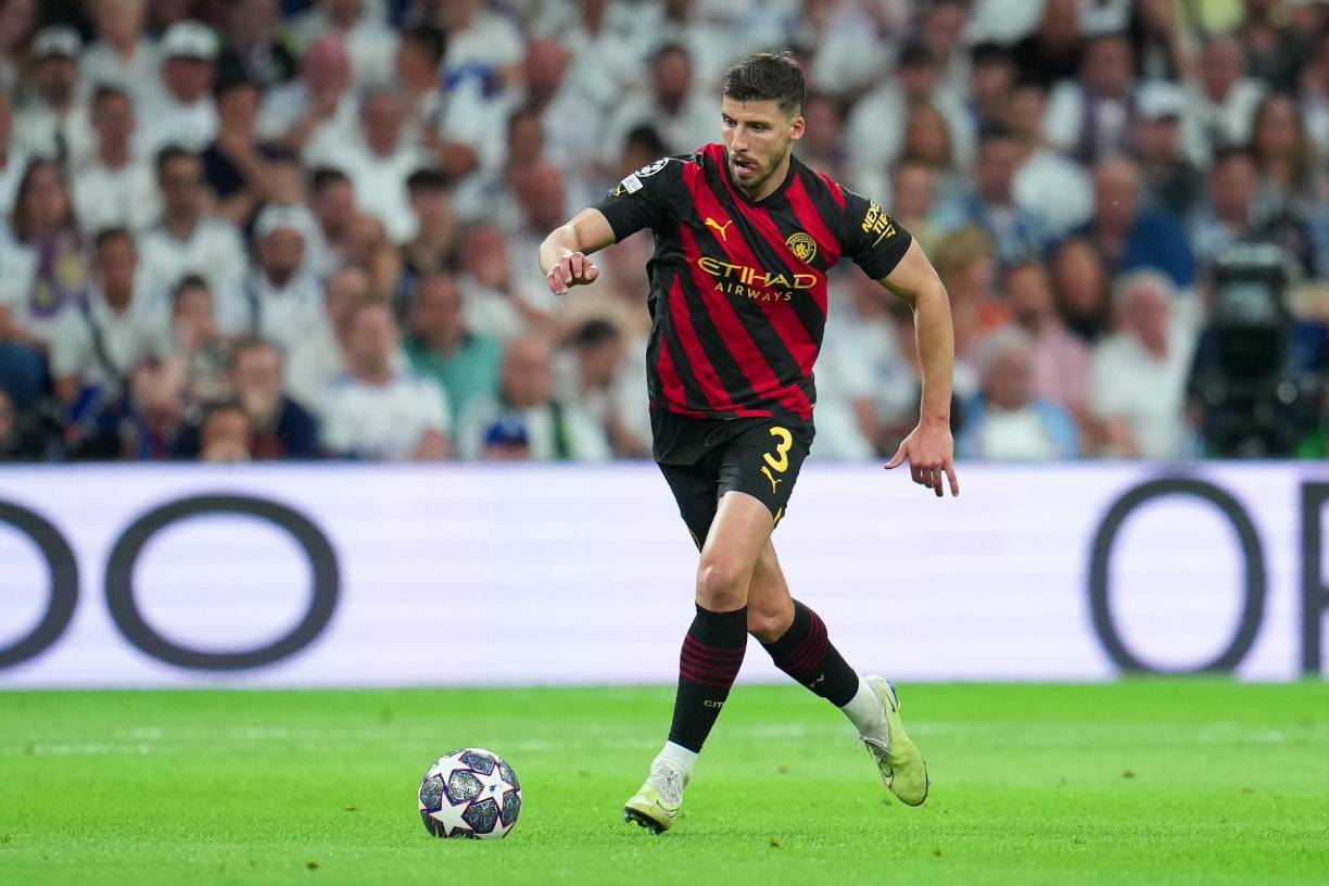 Defensa central: Rúben Dias.