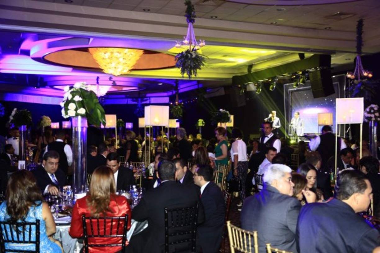 La decoración estuvo en responsabilidad de Mate Canahuati y Gerardo Trejo para que los más de 350 invitados.