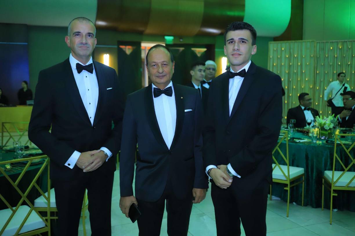 Emmanouil Kafatos, Nikolaos Margaropoulos y Vasileios Kafatos