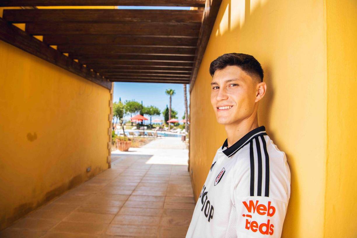 OFICIAL / Jorge Cuenca se despide del Villarreal y se convierte en nuevo jugador del Fulham de la Premier League.