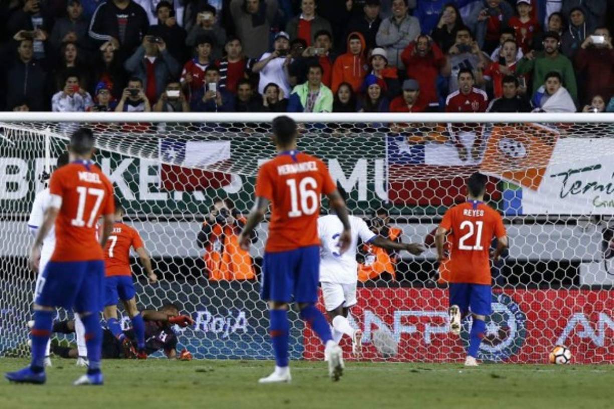 Cuando Honduras buscaba el empate, llegó Alexis Sánchez para liquidar a los hondureños. El delantero del Manchester United puso el 3-1 al minuto 61 por medio de otro penal.