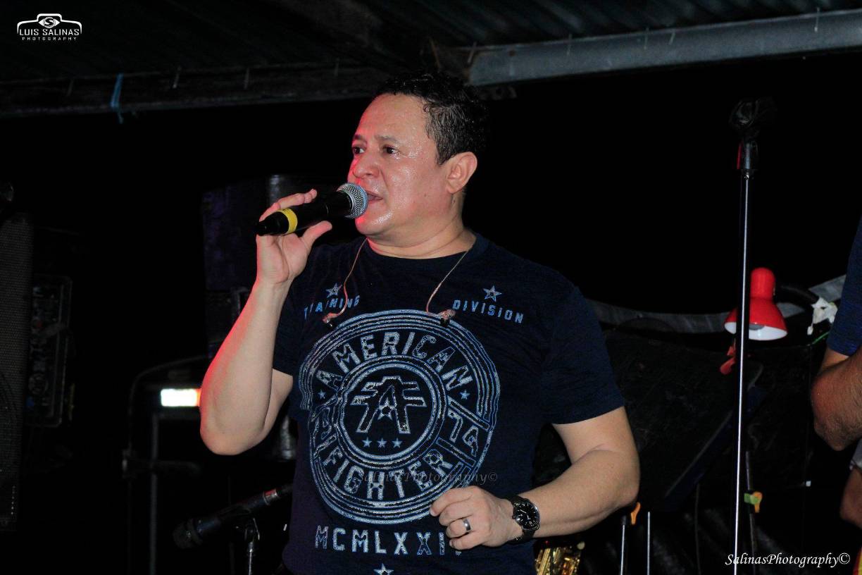 <b>JUAN CARLOS ALEMAN</b>El cantante originario de La Lima llega este viernes desde las 9:00 pm a Asados El Brasero en la 7 calle, 15 y 16 avenida de barrio Medina. El sábado desde las 7:30pm estará en Asados el Hijo de Pupa en la 14 calle, entre 13 y 14 avenida de barrio Cabañas. Después de las 10:00 pm de ese mismo día animará a todos los presentes en Paradise Pool &amp; Restaurante, ubicado a un costado de Plaza Andonie en el barrio Guadalupe, el domingo volverá al mismo lugar para el evento “Súper Tardeada” que inicia a las 2:00 pm y donde le acompañarán Berclin Trundle y La Guanajeña; ese día la entrada vale 150 lempiras.