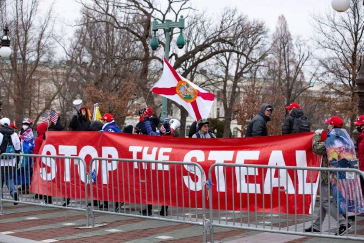 Katherine Caldwell, de 61 años, y su marido han venido adrede desde Oregón, a cinco días de camino por carretera, para apoyarle en esta cruzada.