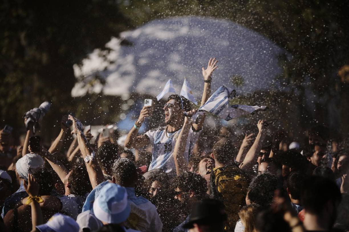  Infinitos rincones de la extensa Argentina celebraron el triunfo ante Croacia.