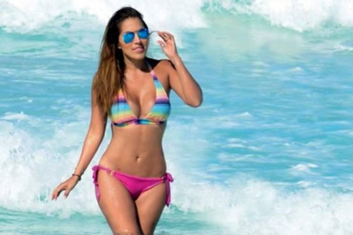 La hermosa mujer, ex esposa del actor Adrián Uribe, contó que no sabía que él estaba casado y que le dijo que hablara con su esposa, Juliana Latorre.