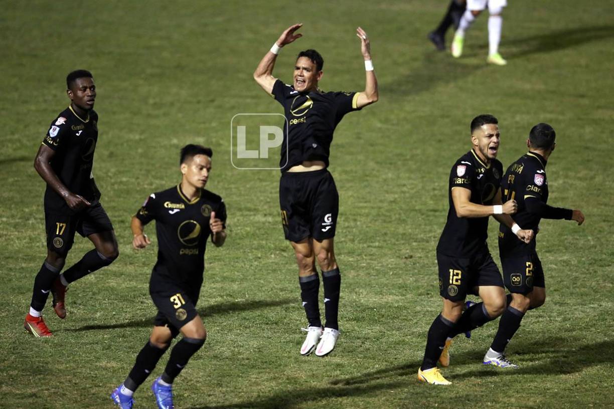 La felicidad de Moreira tras su gol ante Comunicaciones.