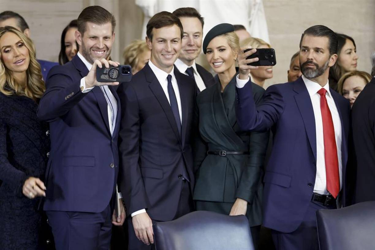 La hija favorita del presidente estadounidense lució un elegante traje de falda verde de Dior, que combinó con un tocado a juego.