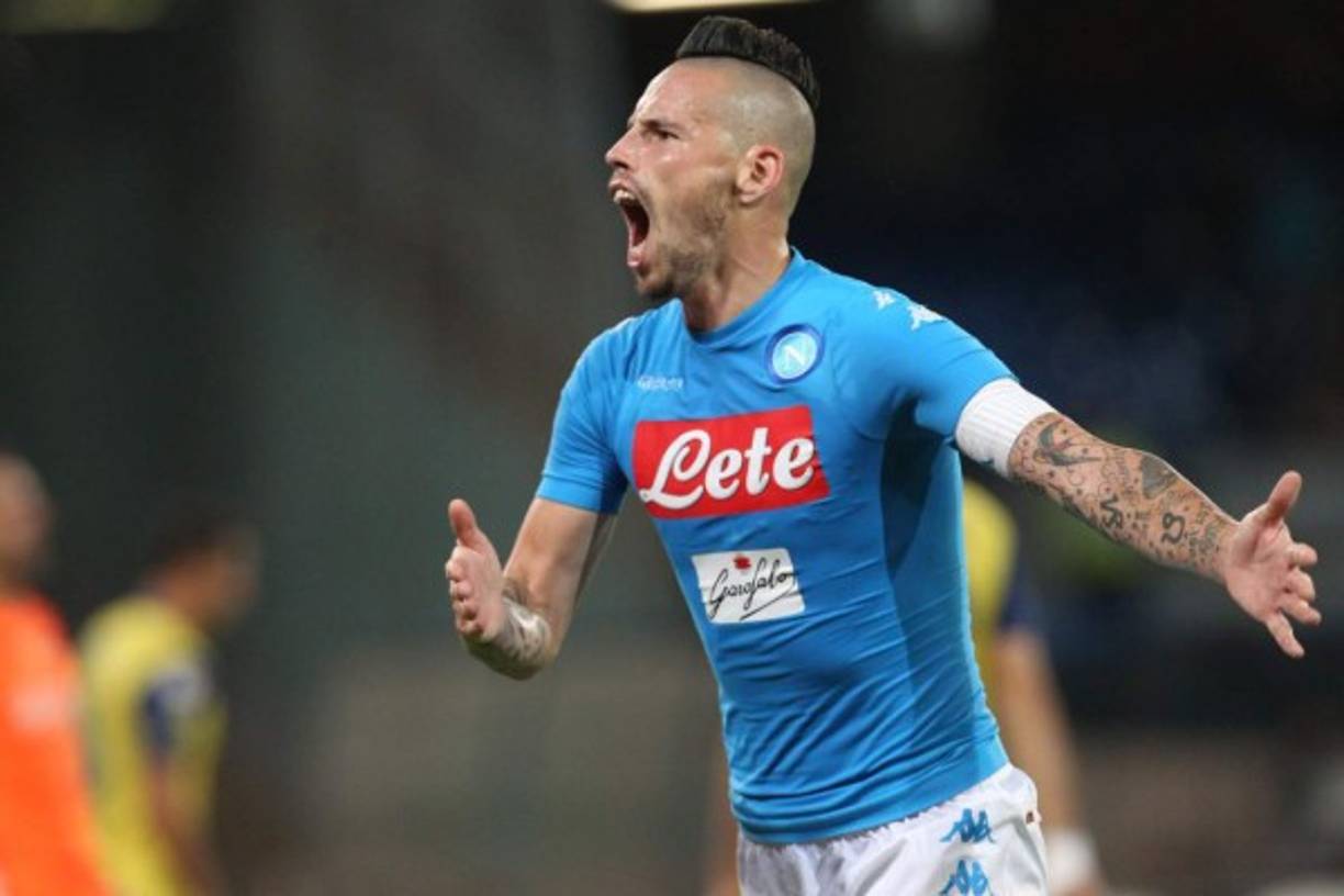 Marek Hamsik podría estar camino de China, según informa el Corriere dello Sport. De acuerdo al medio italiano, se ha establecido una reunión entre el Napoli y el Guangzhou Evergrande, el cual es dirigido por Fabio Cannavaro. El capitán napolitano ha pedido a su presidente que lo deje salir para ganar 12 millones de euros al año. Foto @ChampionsLeague