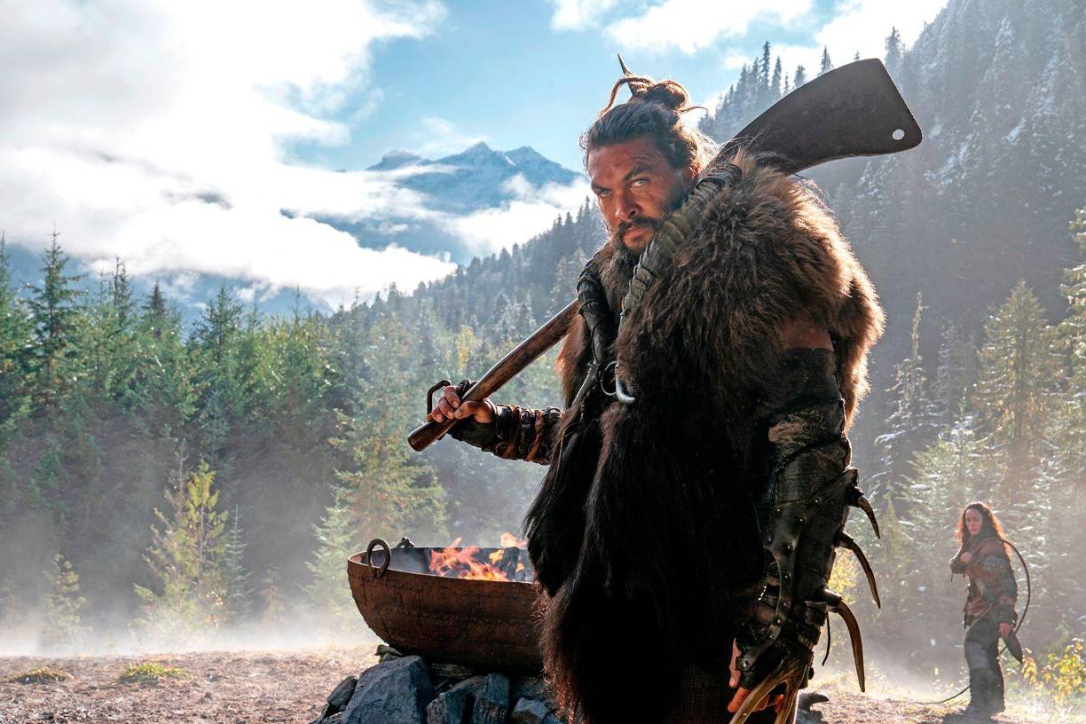 “See”Dónde verlo: Apple TV +<br />Estreno: 26 de agosto<br />Sinopsis: Tercera temporada de este drama ambientado en un futuro distópico en el que los humanos han perdido uno de los sentidos más importantes: la vista. Ahora, las personas intentan adaptarse a un nuevo mundo.