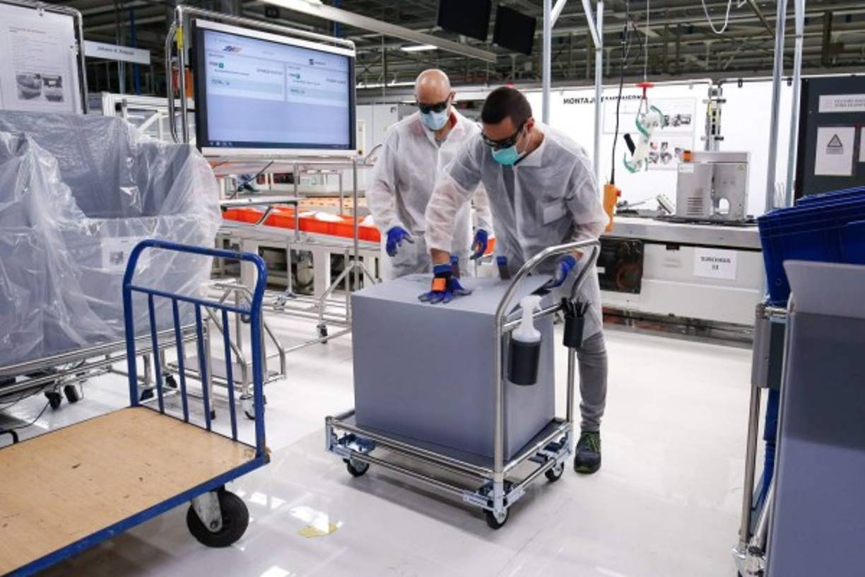 Desde febrero, este hospital empezó a prepararse para una epidemia entonces lejana y a la que ahora destina un 90% de sus recursos, tanto humanos como de espacio.<br/><br/>'Hemos transformado un hospital de 50 especialidades en un hospital monotemático en tratamiento de neumonías con COVID', explica su director asistencial, Antonio Roman.